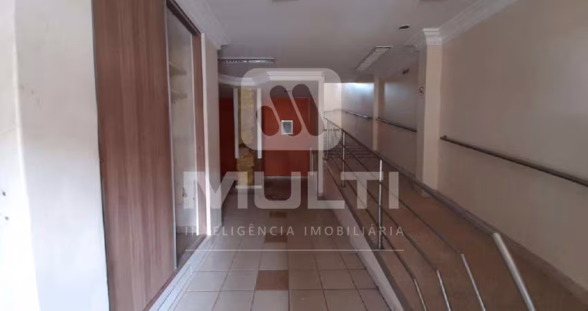 Casa comercial para alugar no Centro, Uberlândia 