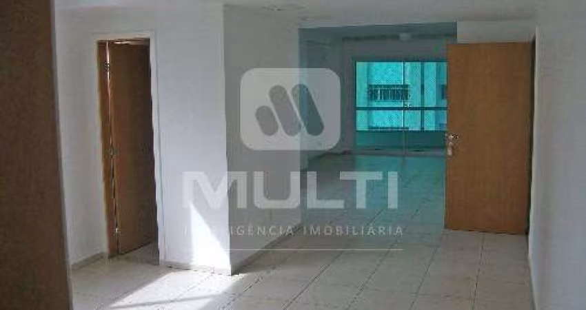 Apartamento com 4 quartos para alugar no Centro, Uberlândia 