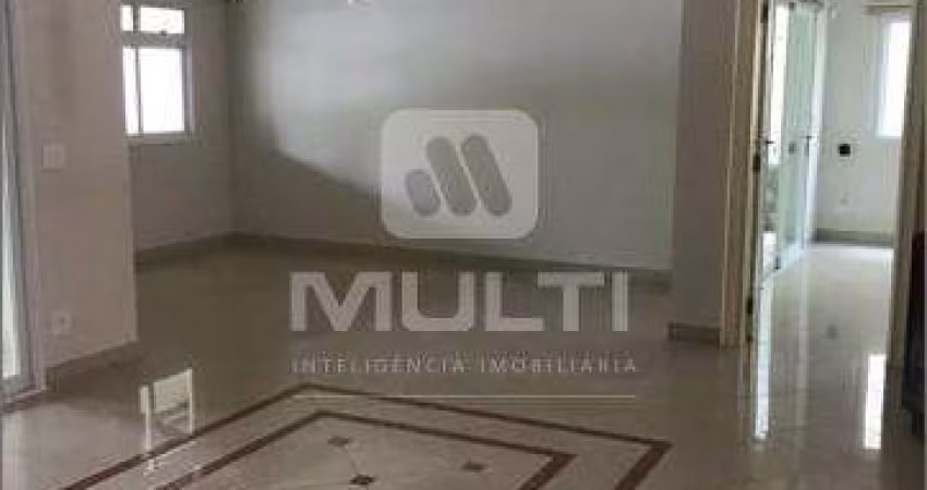 Casa com 4 quartos para alugar na Cidade Jardim, Uberlândia 