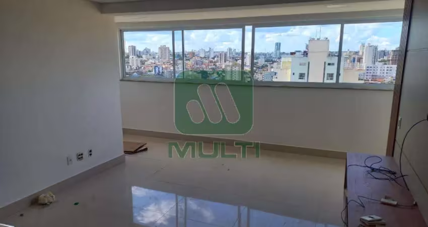 Cobertura com 3 quartos para alugar em Saraiva, Uberlândia 