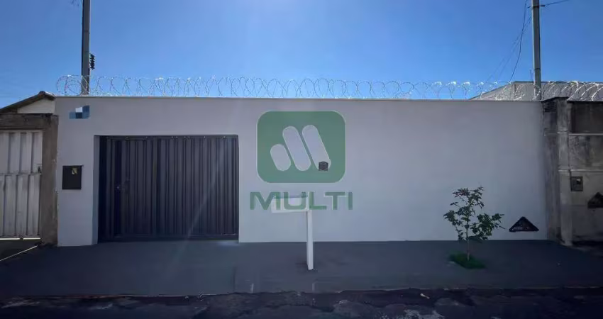 Casa com 3 quartos para alugar no Luizote de Freitas, Uberlândia 
