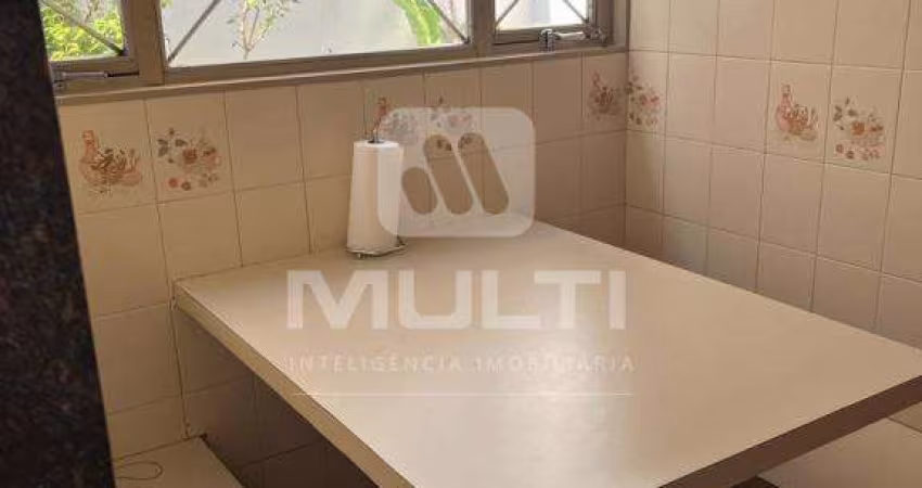 Casa com 3 quartos para alugar no Vigilato Pereira, Uberlândia 