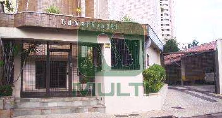 Apartamento com 4 quartos para alugar no Fundinho, Uberlândia 