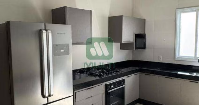 Casa em condomínio fechado com 3 quartos para alugar no Jardim Sul, Uberlândia 