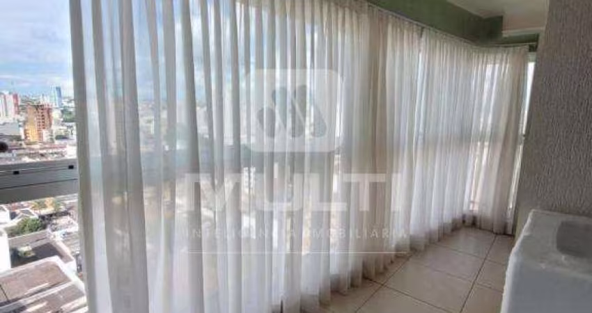 Apartamento com 3 quartos para alugar no Centro, Uberlândia 
