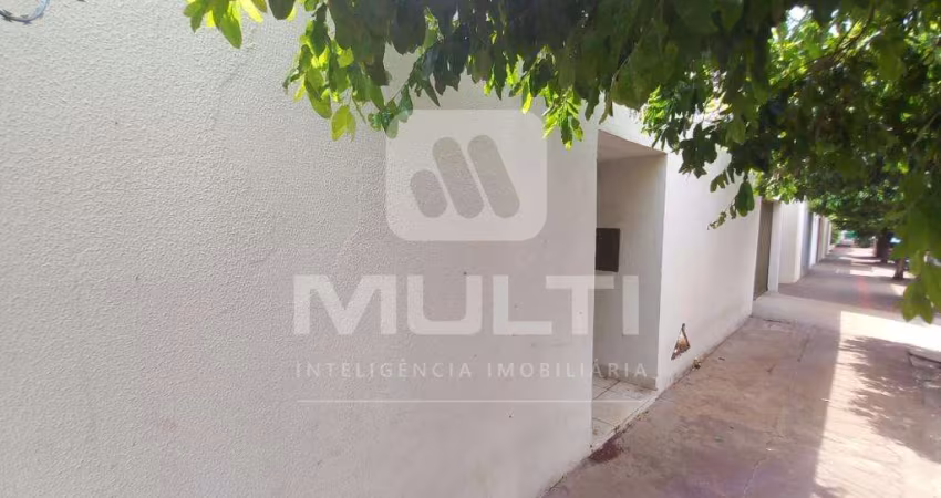 Casa com 2 quartos para alugar no Morada da Colina, Uberlândia 