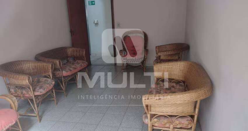 Apartamento com 3 quartos para alugar no Brasil, Uberlândia 