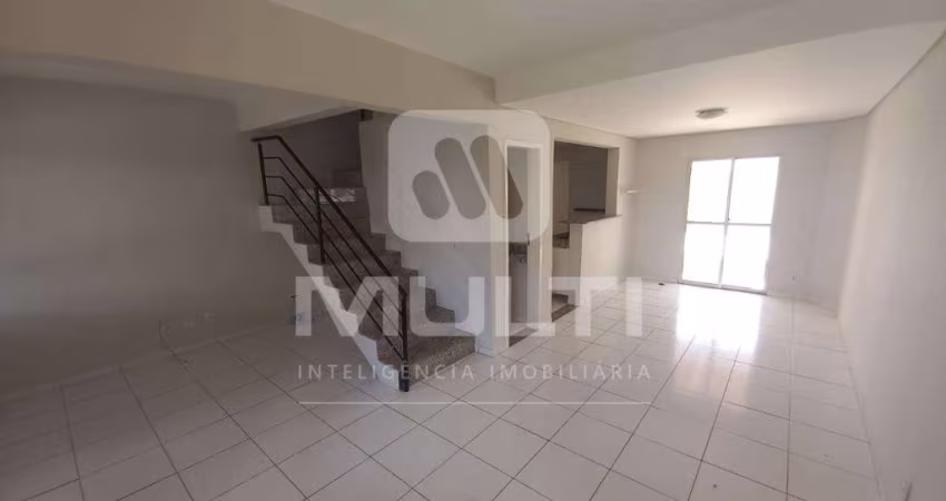 Casa em condomínio fechado com 4 quartos para alugar no Jardim Sul, Uberlândia 