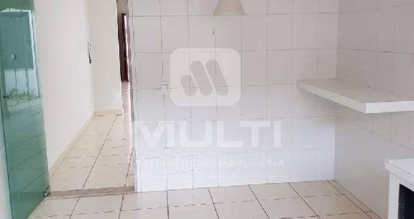 Casa com 3 quartos para alugar no Itapema Sul, Uberlândia 