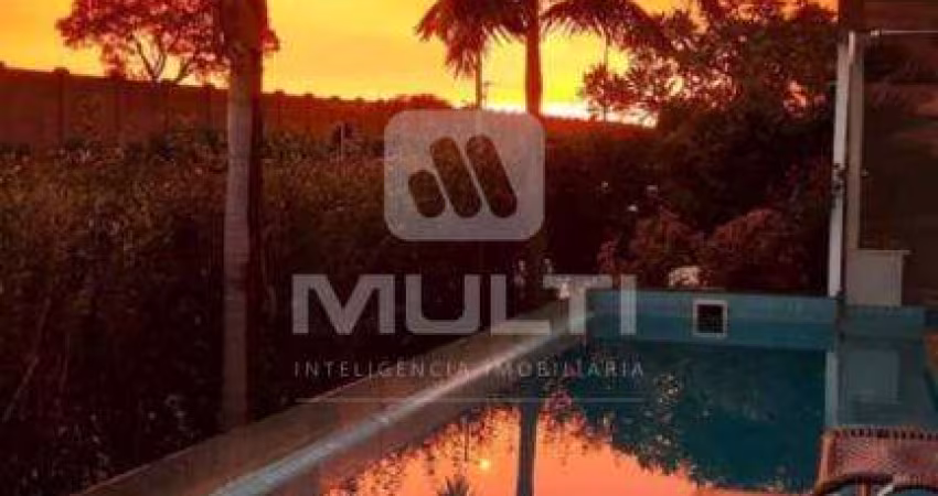 Casa em condomínio fechado com 4 quartos para alugar no Jardins Gênova, Uberlândia 