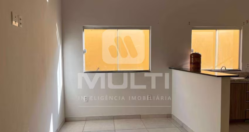 Casa com 1 quarto para alugar no Novo Mundo, Uberlândia 