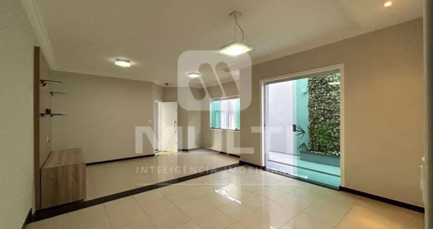 Casa com 4 quartos para alugar na Cidade Jardim, Uberlândia 