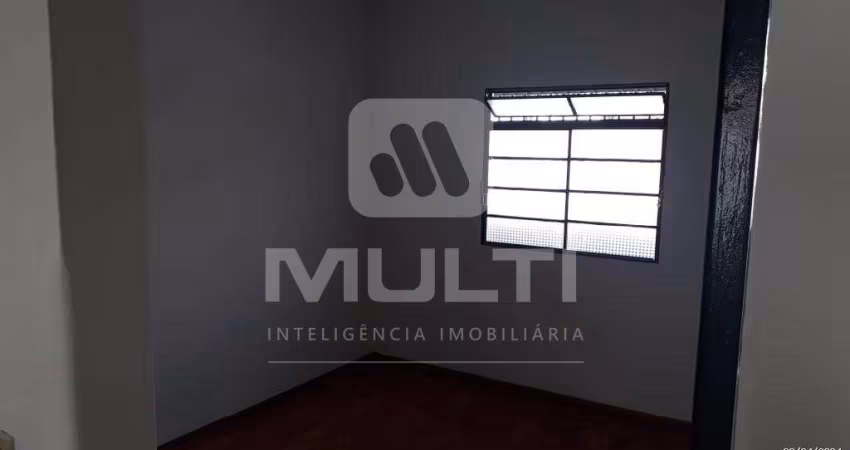 Casa com 3 quartos para alugar no Presidente Roosevelt, Uberlândia 