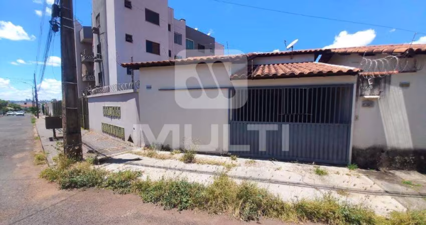 Casa com 2 quartos para alugar no Jardim Patrícia, Uberlândia 