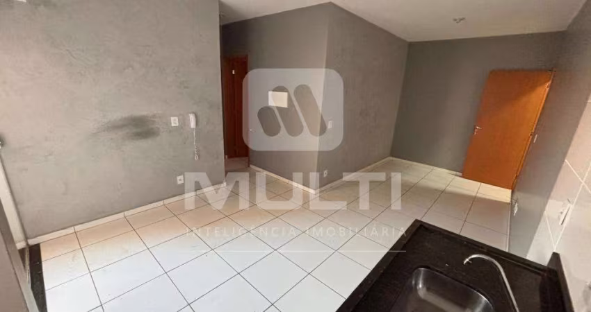 Apartamento com 2 quartos para alugar em Laranjeiras, Uberlândia 