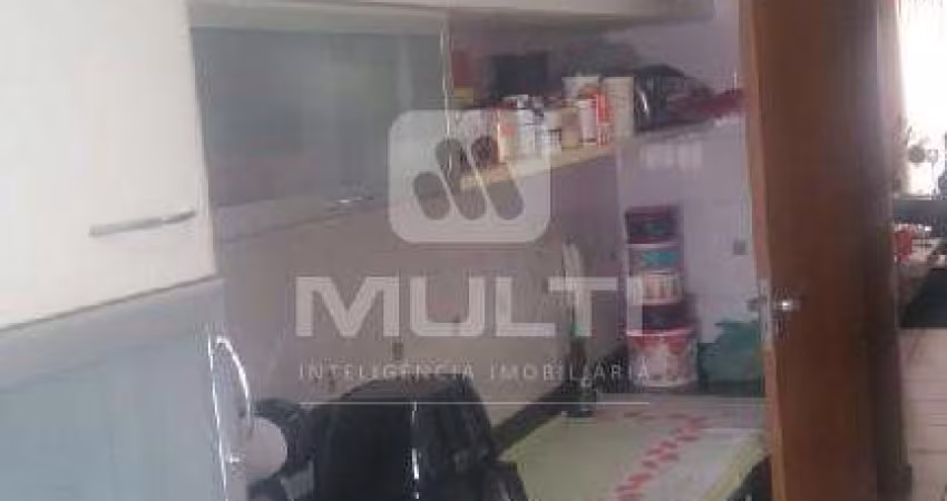 Apartamento com 4 quartos para alugar no Centro, Uberlândia 