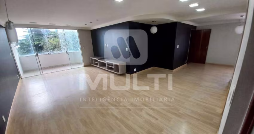 Apartamento com 3 quartos para alugar na Nossa Senhora Aparecida, Uberlândia 