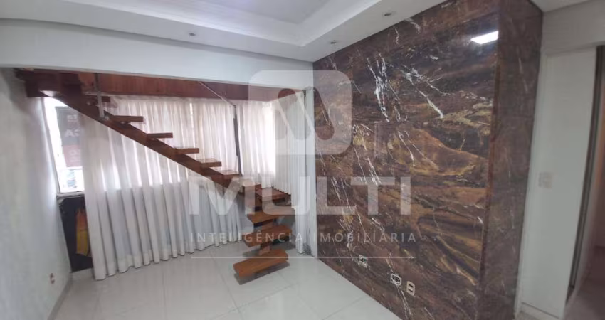 Cobertura com 3 quartos para alugar no Santa Maria, Uberlândia 