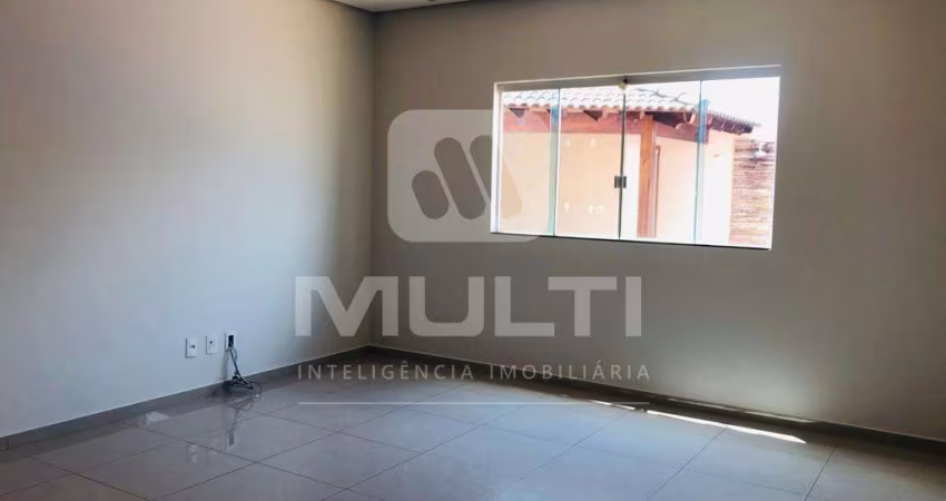 Casa com 4 quartos para alugar no Alto Umuarama, Uberlândia 