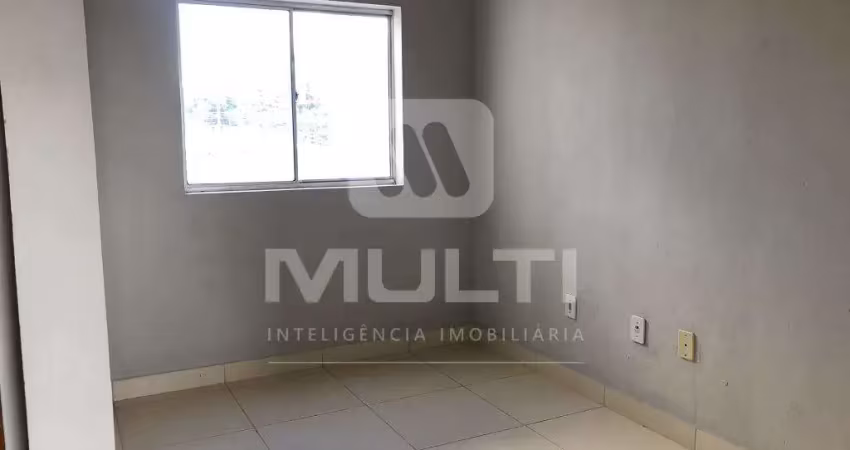 Apartamento com 2 quartos para alugar no Jardim Ipanema I, Uberlândia 