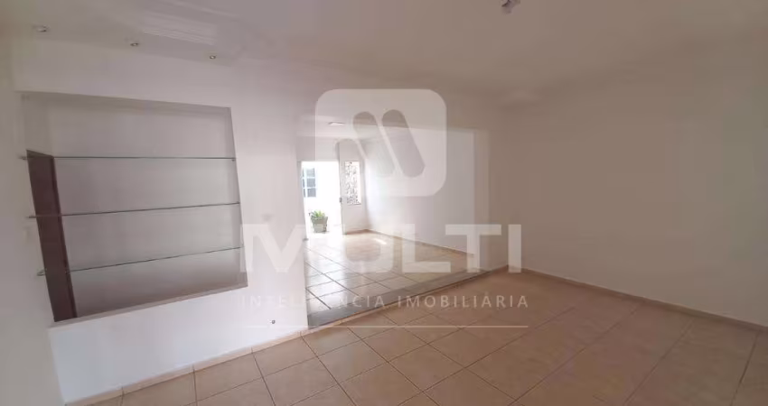 Casa com 3 quartos para alugar no Vigilato Pereira, Uberlândia 
