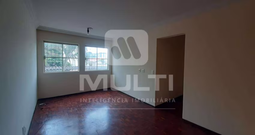 Apartamento com 3 quartos para alugar no Alto Umuarama, Uberlândia 