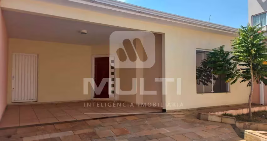 Casa com 3 quartos para alugar no Brasil, Uberlândia 