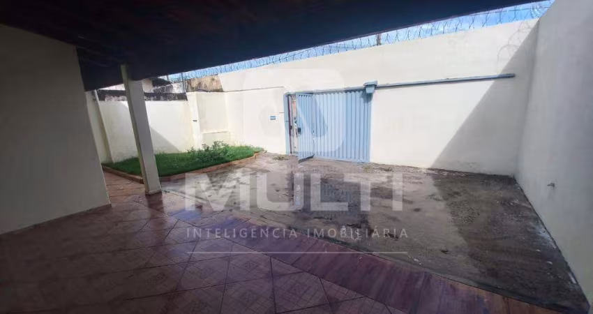 Casa com 3 quartos para alugar no Tubalina, Uberlândia 