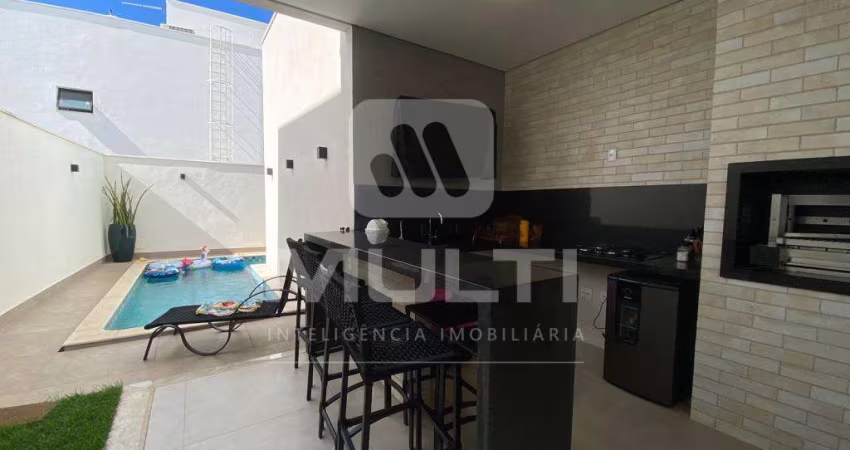 Casa em condomínio fechado com 3 quartos à venda no Jardim Versailles, Uberlândia 