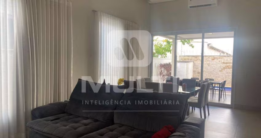 Casa em condomínio fechado com 3 quartos à venda em Laranjeiras, Uberlândia 
