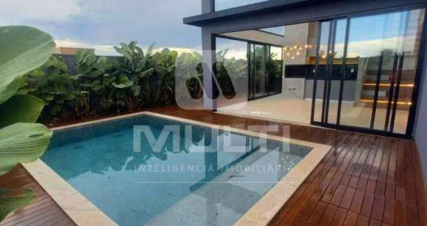 Casa em condomínio fechado com 4 quartos à venda no Granja Marileusa, Uberlândia 