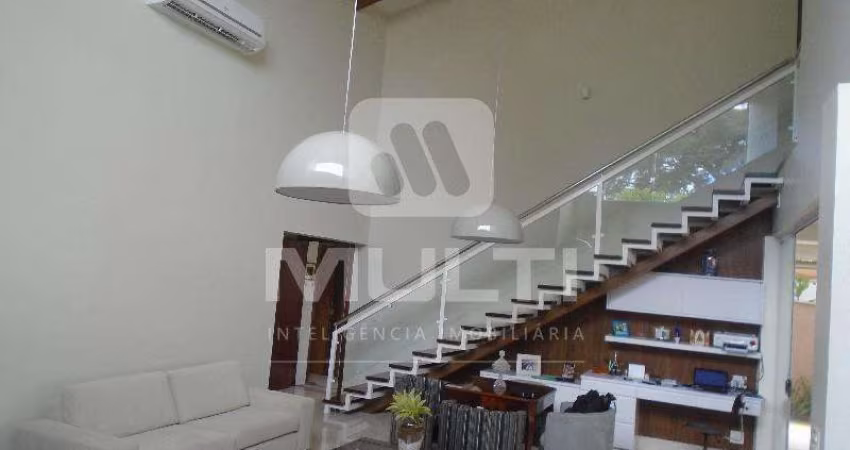 Casa em condomínio fechado com 4 quartos à venda no Jardins Barcelona, Uberlândia 