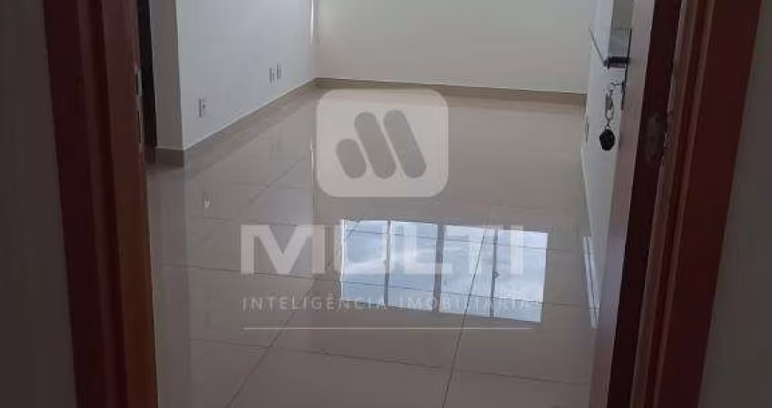 Apartamento com 2 quartos à venda no Dona Zulmira, Uberlândia 