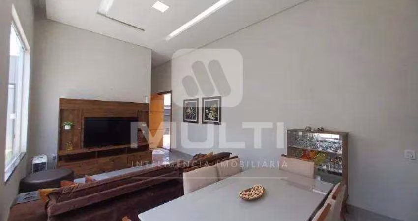 Casa com 3 quartos à venda na Cidade Jardim, Uberlândia 