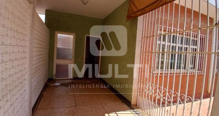Casa com 6 quartos à venda no Martins, Uberlândia 