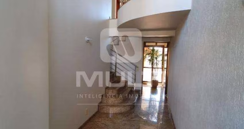Apartamento com 7 quartos à venda no Altamira, Uberlândia 