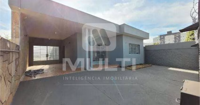 Casa com 3 quartos à venda no Bom Jesus, Uberlândia 