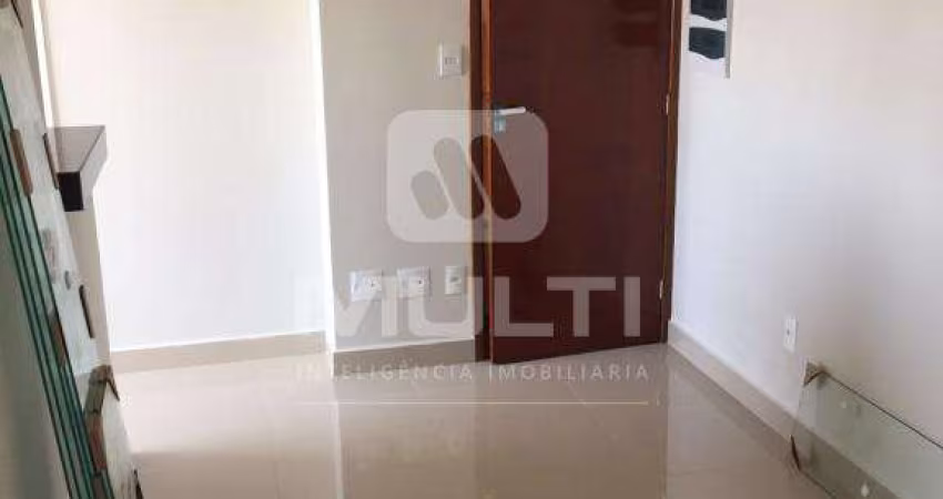 Apartamento com 2 quartos à venda no Conjunto Segismundo Pereira, Uberlândia 