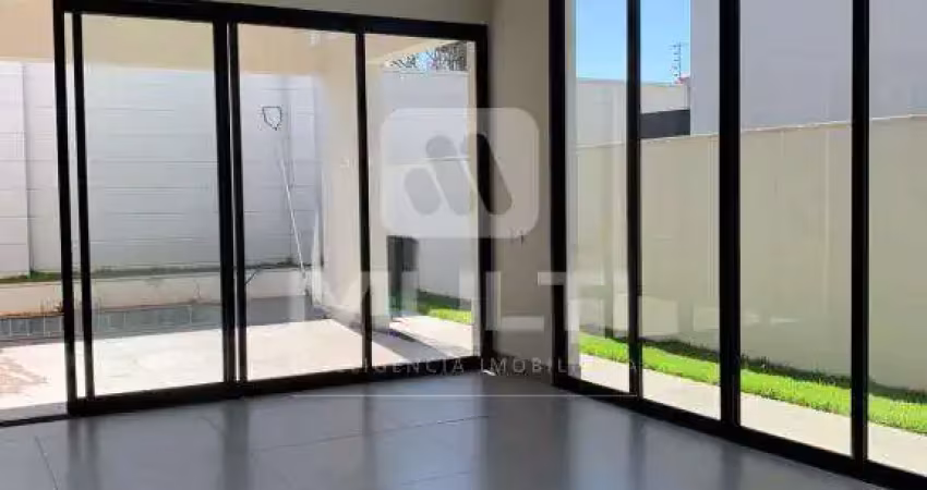 Casa em condomínio fechado com 4 quartos à venda no Alphaville, Uberlândia 