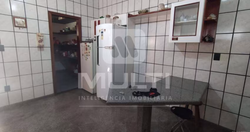 Casa com 3 quartos à venda no Vigilato Pereira, Uberlândia 