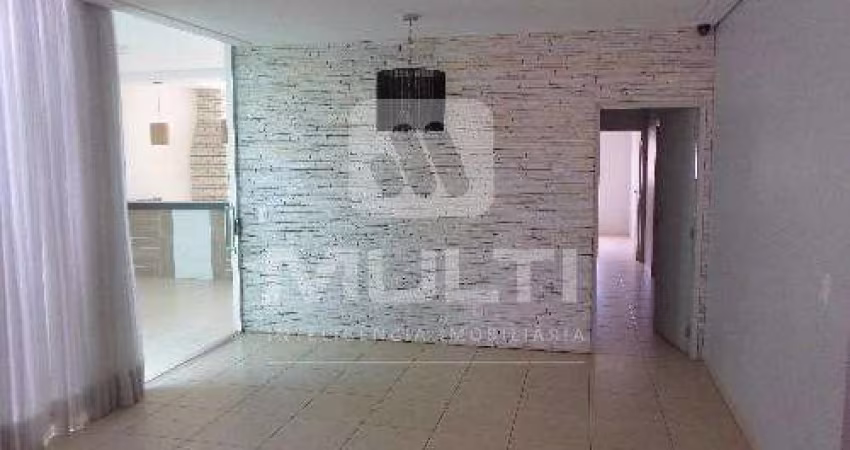 Casa com 3 quartos à venda no Jardim Patrícia, Uberlândia 