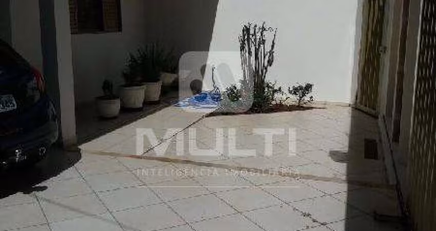 Casa com 3 quartos à venda no Santa Mônica, Uberlândia 