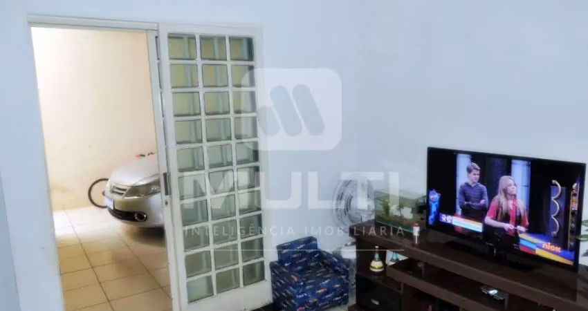 Casa com 3 quartos à venda no Jardim das Palmeiras, Uberlândia 