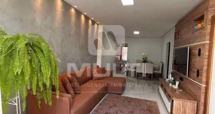 Casa com 3 quartos à venda em Laranjeiras, Uberlândia 