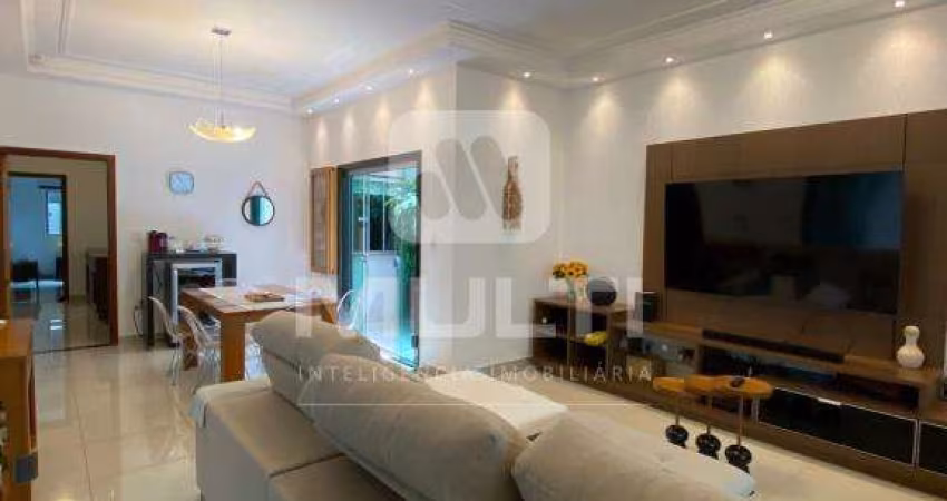 Casa com 3 quartos à venda no Alto Umuarama, Uberlândia 