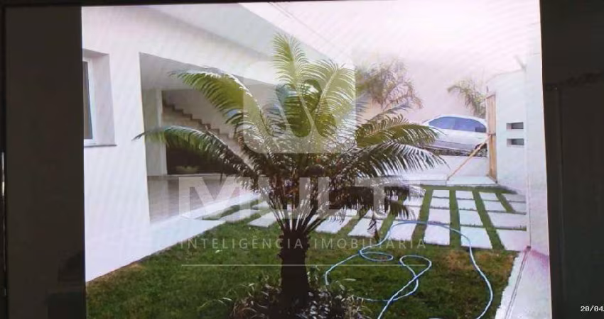 Casa com 5 quartos à venda no Altamira, Uberlândia 