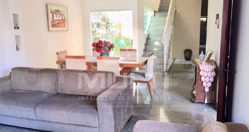 Casa com 6 quartos à venda no Cazeca, Uberlândia 