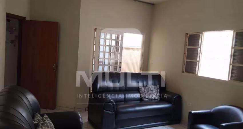 Casa com 3 quartos à venda no Jardim Patrícia, Uberlândia 