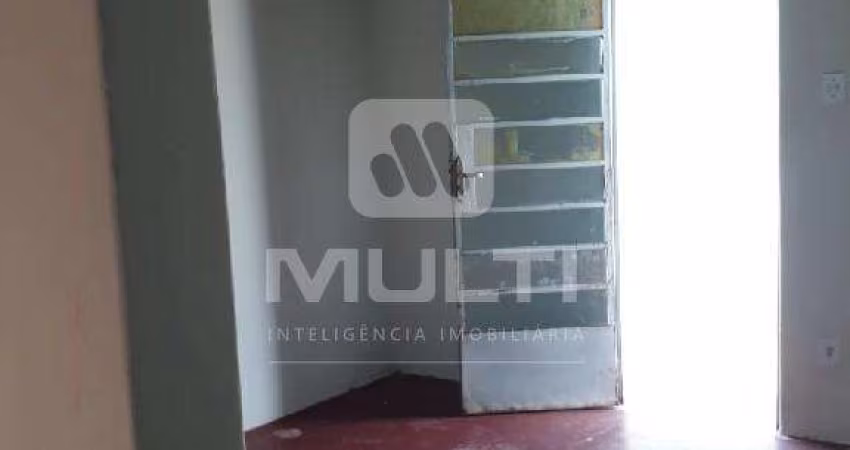 Casa com 3 quartos à venda no Presidente Roosevelt, Uberlândia 