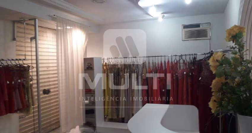 Casa comercial à venda no Martins, Uberlândia 